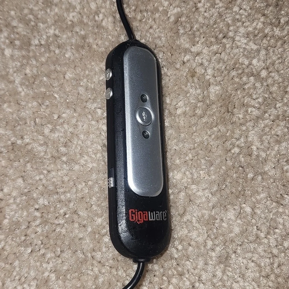 Gigaware headphones with microphone and 4-port hub - Picture 4 of 4